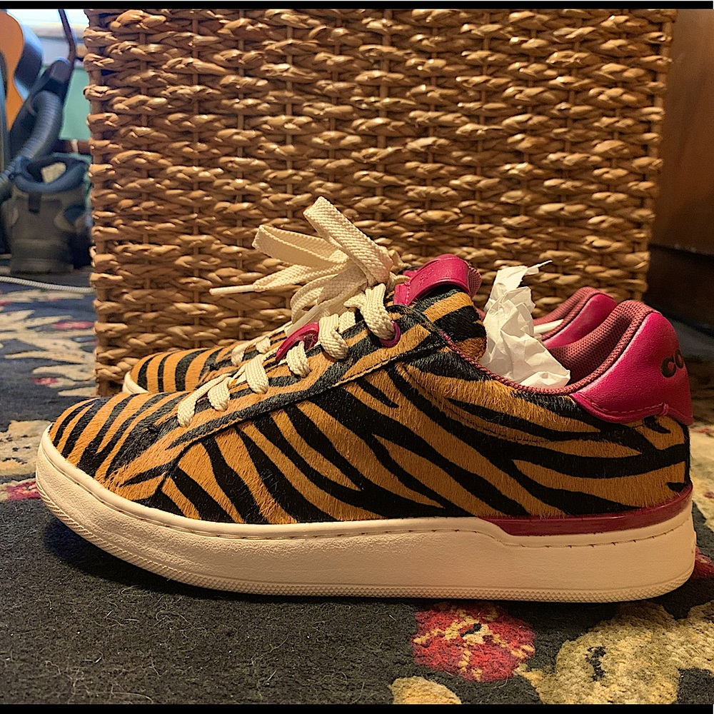 🐅Coach Lowline Luxe Calf Hair Sneakers🐅